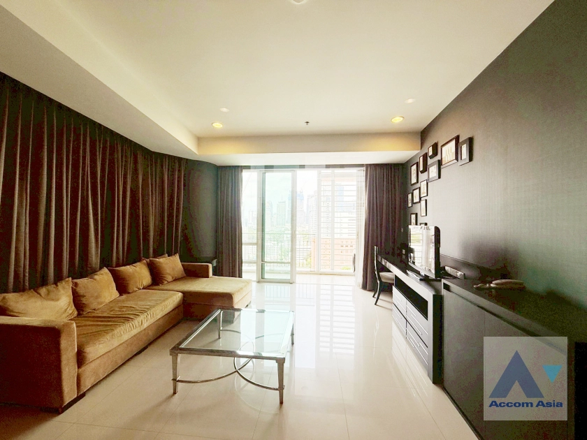 unit 2 Bedrooms  Condominium For Rent & Sale in Ploenchit, Bangkok  near BTS Ratchadamri (AA16582)