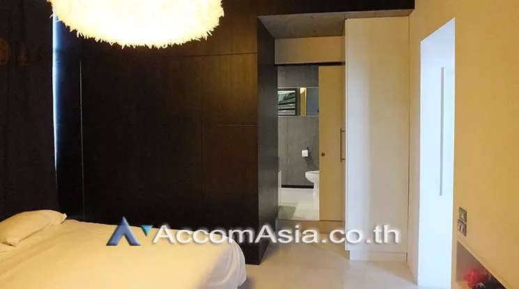  1 Bedroom  Condominium For Rent in Charoennakorn, Bangkok  near BTS Krung Thon Buri (AA16680)