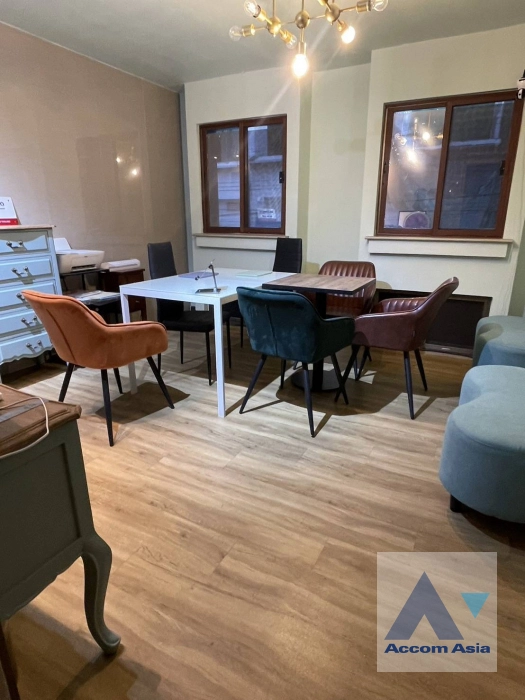 9  3 br Townhouse for rent and sale in Sukhumvit ,Bangkok BTS Thong Lo AA16702