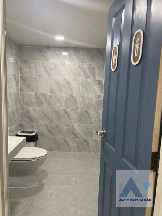 13  3 br Townhouse for rent and sale in Sukhumvit ,Bangkok BTS Thong Lo AA16702