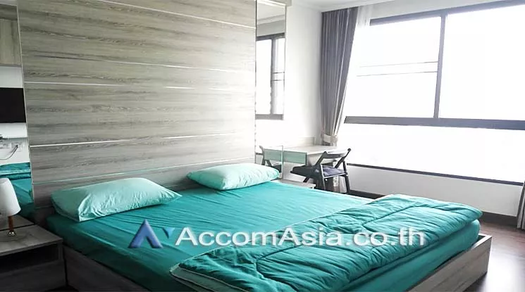 unit 2 Bedrooms  Condominium For Rent in Sathorn, Bangkok  near BTS Chong Nonsi - MRT Lumphini (AA16721)