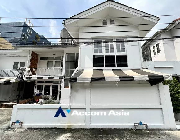 Home Office |  3 Bedrooms  House For Rent in Ploenchit, Bangkok  near BTS National Stadium (AA16727)