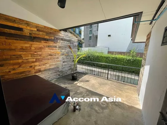 Home Office |  3 Bedrooms  House For Rent in Ploenchit, Bangkok  near BTS National Stadium (AA16727)