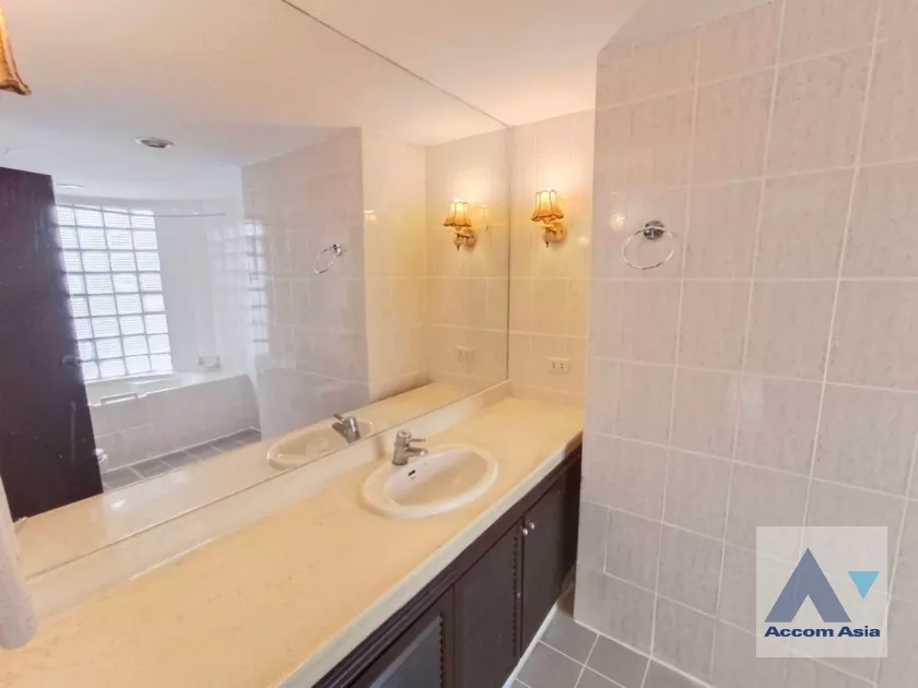 19  3 br Condominium For Rent in Sukhumvit ,Bangkok BTS Asok - MRT Sukhumvit at Windsor Tower AA16738