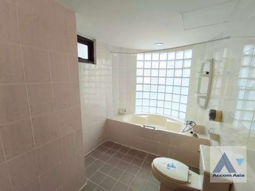 18  3 br Condominium For Rent in Sukhumvit ,Bangkok BTS Asok - MRT Sukhumvit at Windsor Tower AA16738