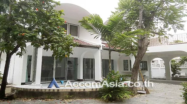  2  3 br House For Rent in sukhumvit ,Bangkok BTS Punnawithi AA16761