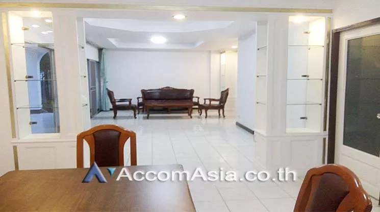 Home Office, Pet friendly |  3 Bedrooms  House For Rent in Sukhumvit, Bangkok  near BTS Punnawithi (AA16761)