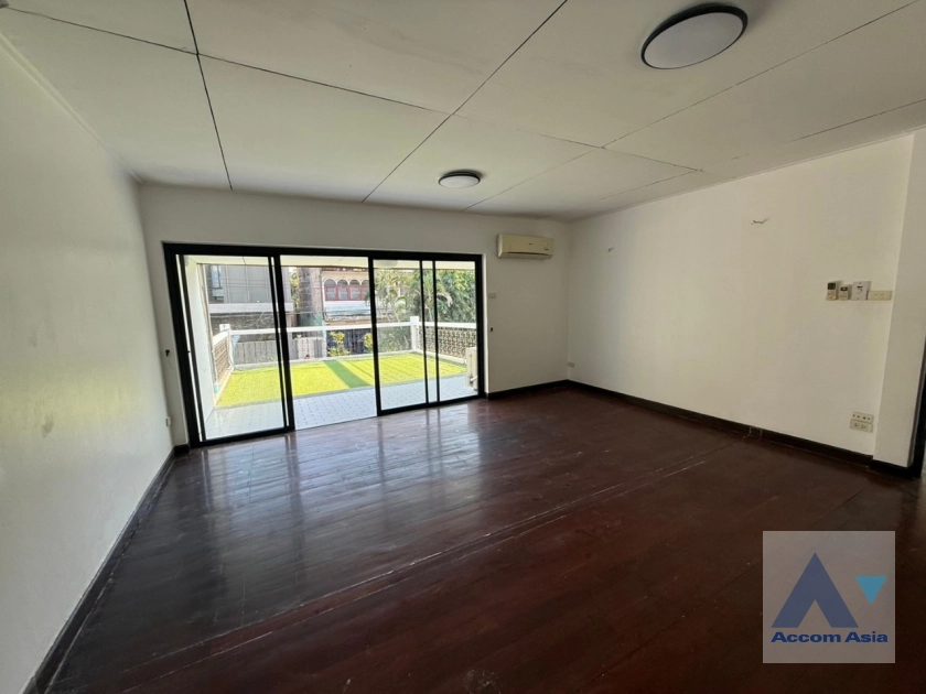 6  3 br House For Rent in Sukhumvit ,Bangkok BTS Punnawithi AA16761