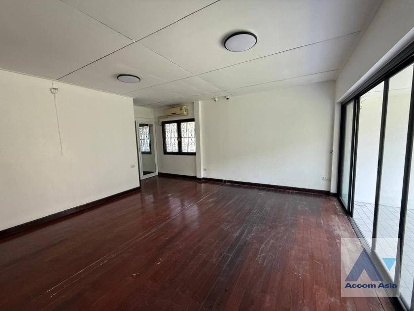 13  3 br House For Rent in Sukhumvit ,Bangkok BTS Punnawithi AA16761