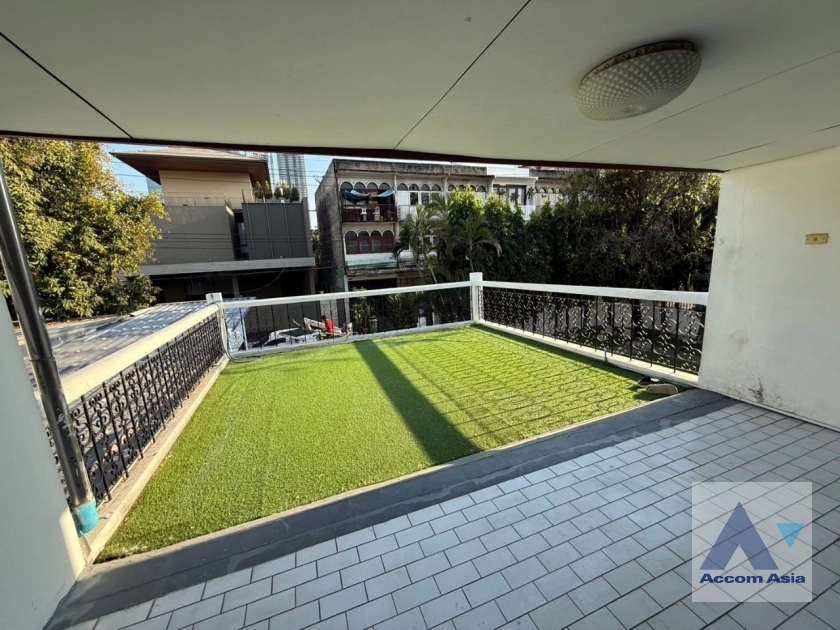 14  3 br House For Rent in Sukhumvit ,Bangkok BTS Punnawithi AA16761