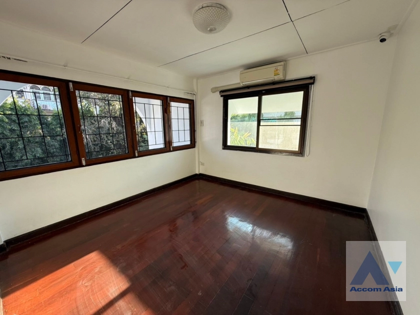 15  3 br House For Rent in Sukhumvit ,Bangkok BTS Punnawithi AA16761