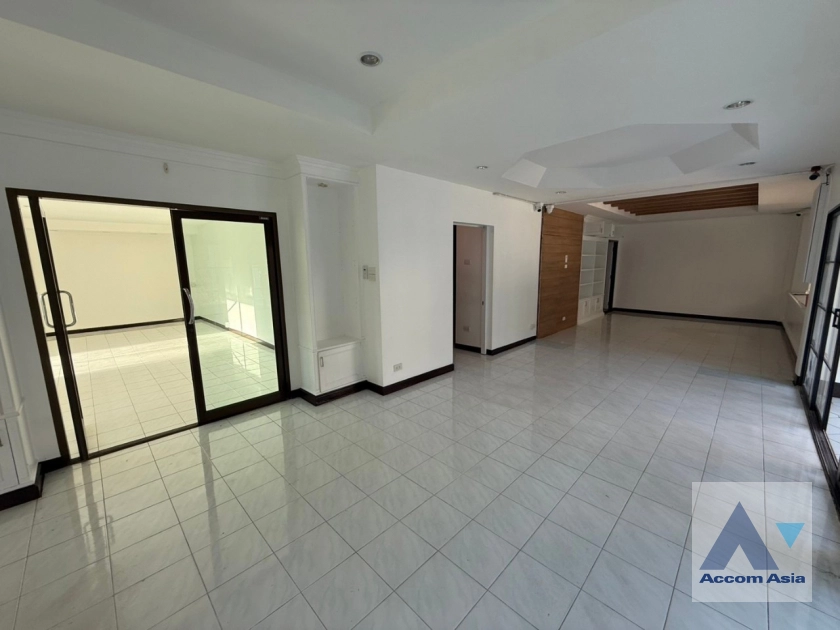 5  3 br House For Rent in Sukhumvit ,Bangkok BTS Punnawithi AA16761
