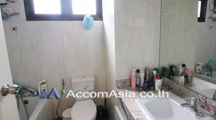 8  1 br Condominium For Sale in Sukhumvit ,Bangkok BTS Ekkamai at Modern Town AA16795