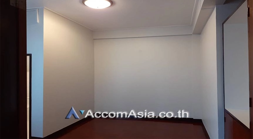 unitHome Office |  4 Bedrooms  Townhouse For Rent & Sale in Sathorn, Bangkok  near BTS Surasak (AA16796)