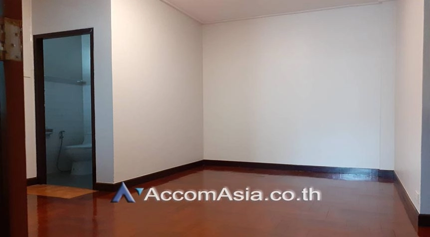 17  4 br Townhouse for rent and sale in Sathorn ,Bangkok BTS Surasak AA16796