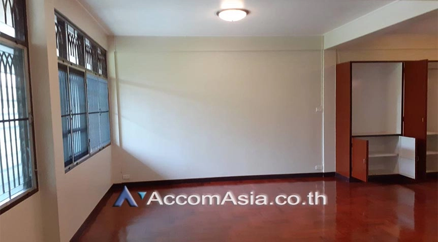 19  4 br Townhouse for rent and sale in Sathorn ,Bangkok BTS Surasak AA16796