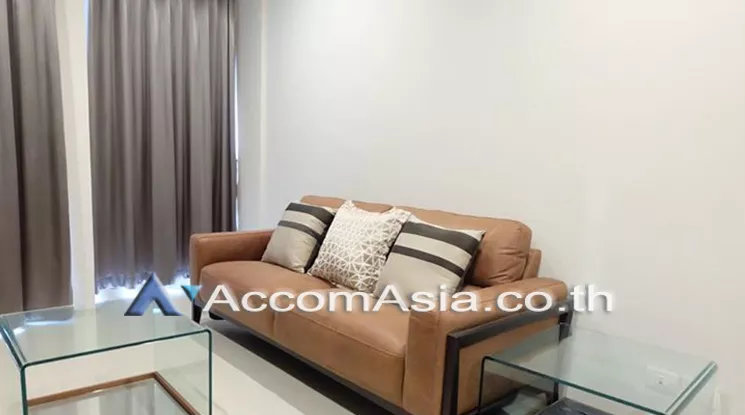  2 Bedrooms  Condominium For Rent & Sale in Ploenchit, Bangkok  near BTS Ploenchit (AA16799)
