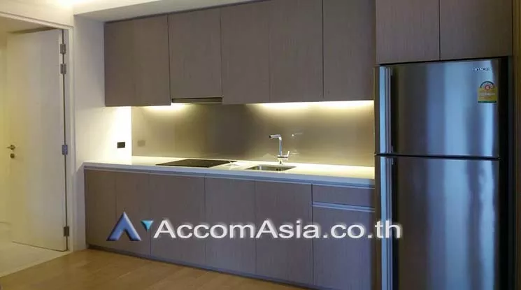  1 Bedroom  Condominium For Sale in Sukhumvit, Bangkok  near BTS Ekkamai (AA16831)