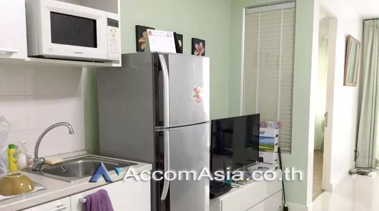 unit 1 Bedroom  Condominium For Sale in Charoen Nakhon, Bangkok  near BTS Krung Thon Buri (AA16838)