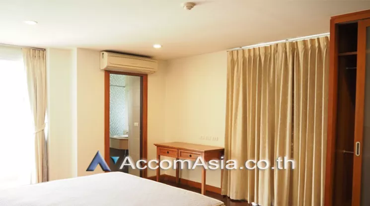 Pet friendly |  3 Bedrooms  Apartment For Rent in Ploenchit, Bangkok  near BTS Ploenchit (AA16845)