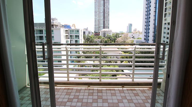 13  2 br Condominium For Rent in Sukhumvit ,Bangkok BTS Ekkamai at The Avenue Sukumvit 61 AA16848