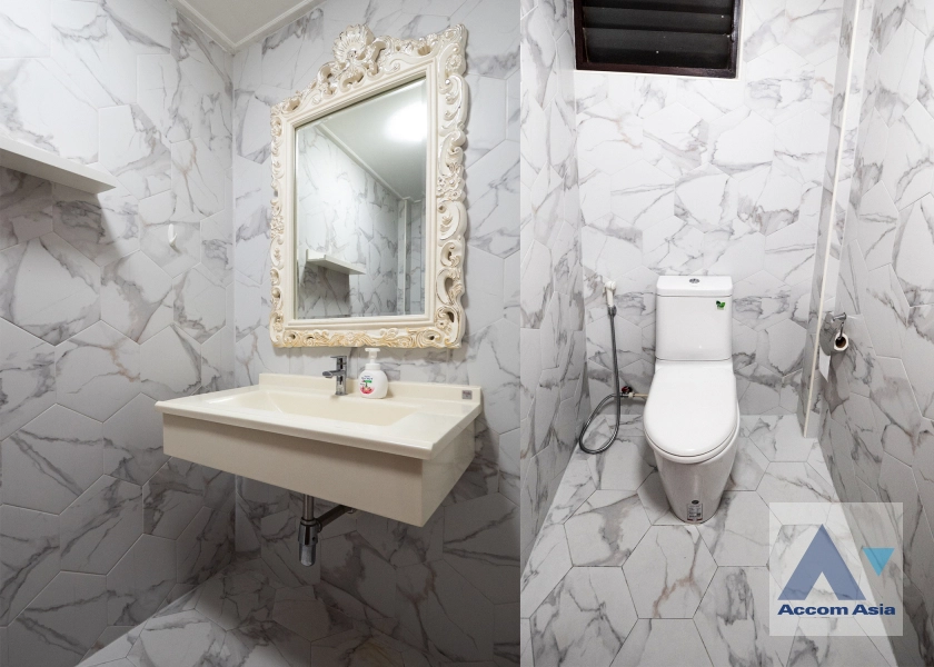 5  5 br House for rent and sale in Sukhumvit ,Bangkok BTS Ekkamai at Ekkamai Villas AA16887