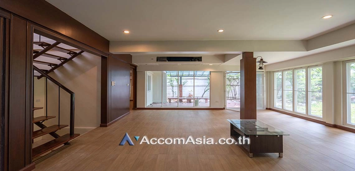 unitDetached house with garden and guest house in Sukhumvit (AA16914)