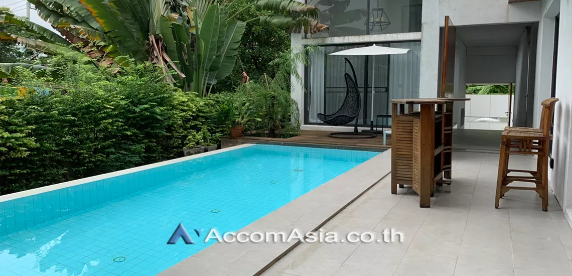 Private Swimming Pool |  4 Bedrooms  House For Rent in Bangna, Bangkok  near BTS Bang Na - BTS Bearing (AA16929)