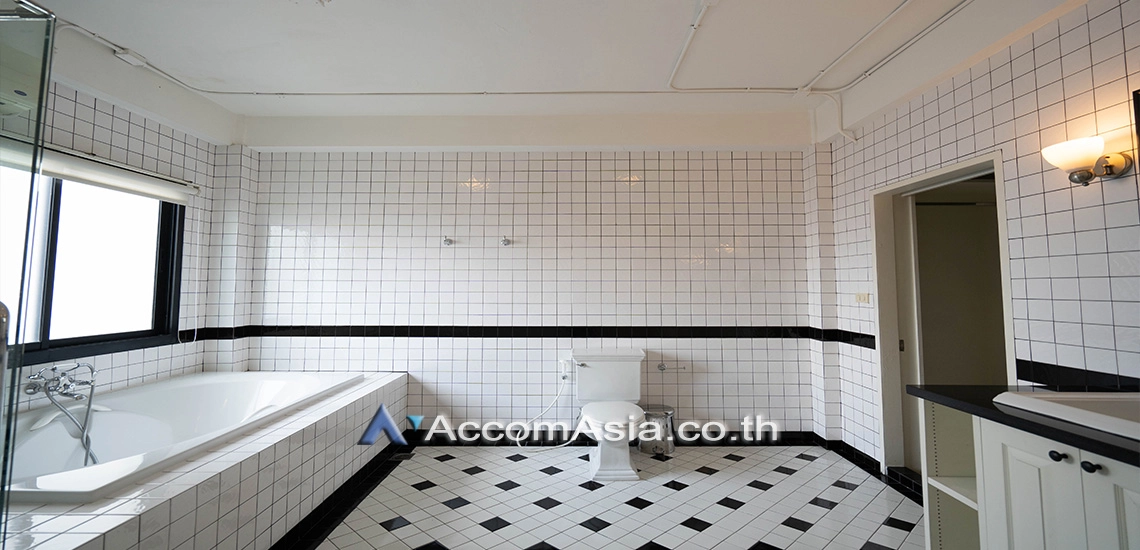 12  3 br Townhouse For Rent in Sathorn ,Bangkok MRT Lumphini AA16931