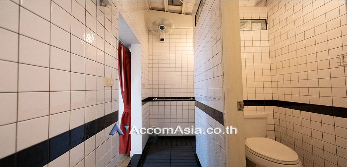 16  3 br Townhouse For Rent in Sathorn ,Bangkok MRT Lumphini AA16931