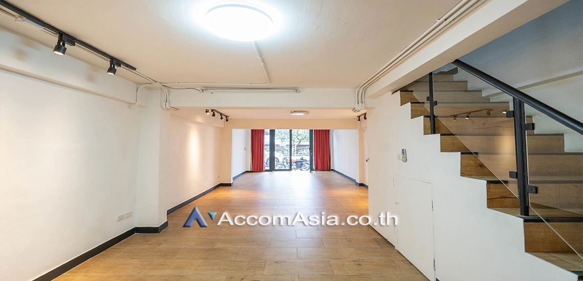  1  3 br Townhouse For Rent in Sathorn ,Bangkok MRT Lumphini AA16931