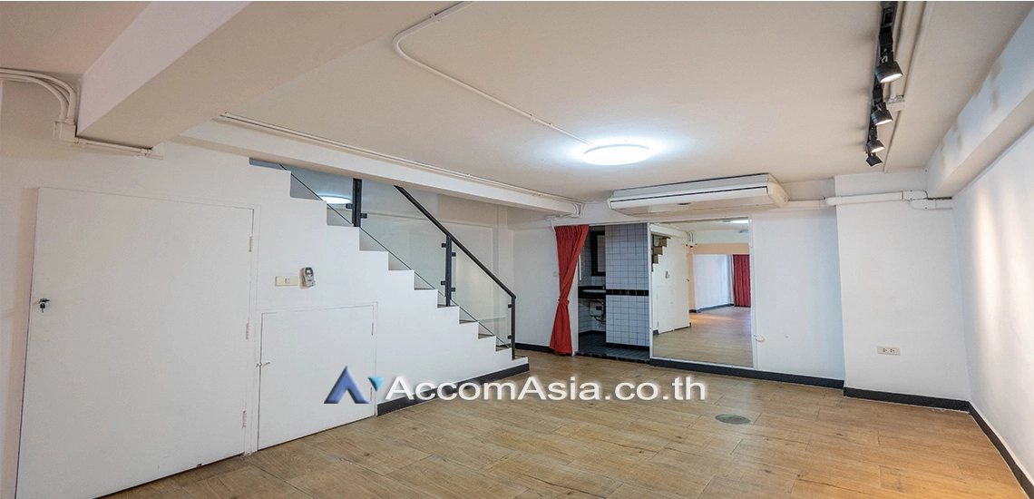 5  3 br Townhouse For Rent in Sathorn ,Bangkok MRT Lumphini AA16931