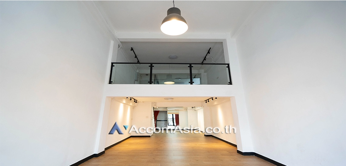 unitHome Office | Townhouse with Home Office setup and 3 Bedrooms near MRT Lumphini (AA16931)