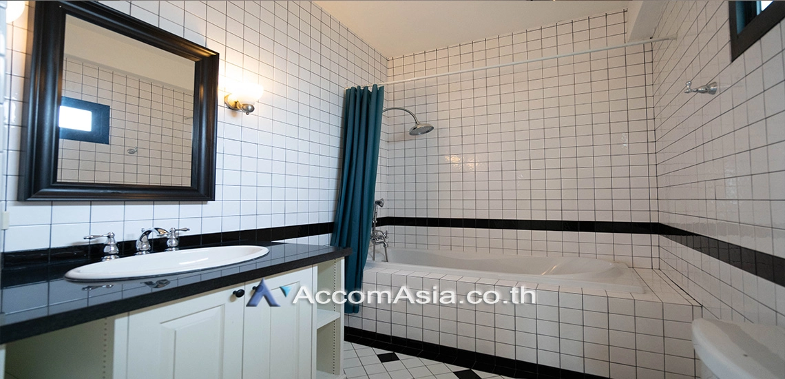 15  3 br Townhouse For Rent in Sathorn ,Bangkok MRT Lumphini AA16931