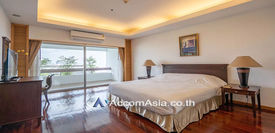 5  3 br Apartment For Rent in Sathorn ,Bangkok MRT Lumphini at Cozy and Convenient Apartment Near Garden Intl AA16933