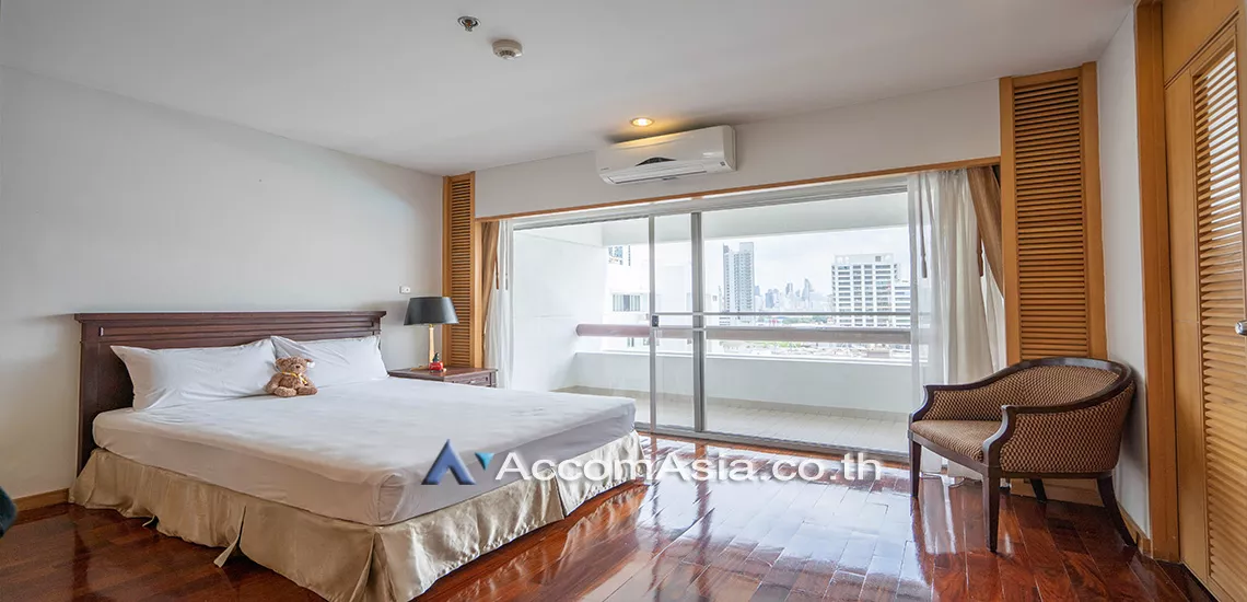 7  3 br Apartment For Rent in Sathorn ,Bangkok MRT Lumphini at Cozy and Convenient Apartment Near Garden Intl AA16933