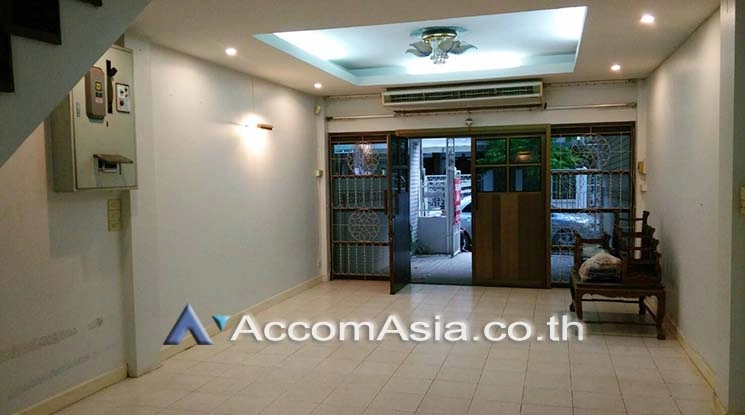 1  6 br Townhouse for rent and sale in Sathorn ,Bangkok BTS Chong Nonsi AA16935