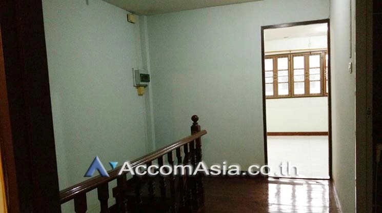 5  6 br Townhouse for rent and sale in Sathorn ,Bangkok BTS Chong Nonsi AA16935
