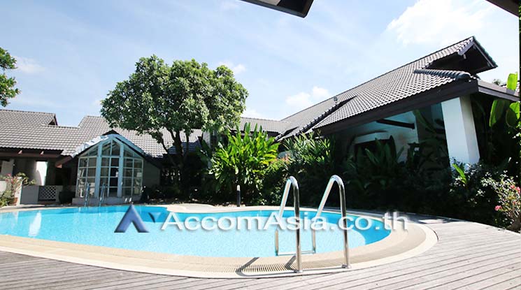 Private Swimming Pool, Pet friendly |  4 Bedrooms  House For Rent in Sukhumvit, Bangkok  near BTS Ekkamai (AA16937)
