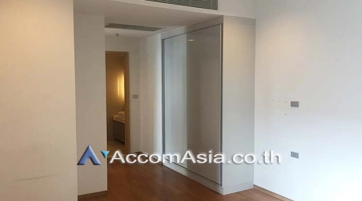 unit 2 Bedrooms  Condominium For Sale in Sukhumvit, Bangkok  near BTS Nana (AA16972)