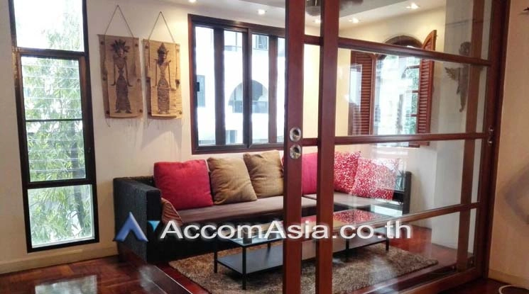  2  3 br Townhouse For Rent in Ploenchit ,Bangkok BTS Chitlom AA16976