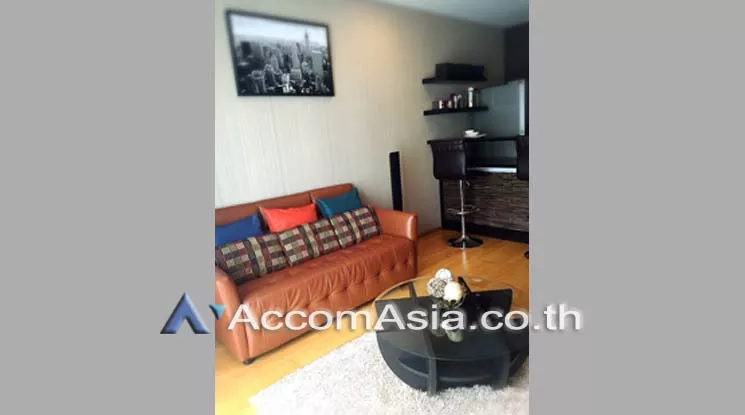  2 Bedrooms  Condominium For Sale in Sukhumvit, Bangkok  near BTS Ekkamai (AA17002)