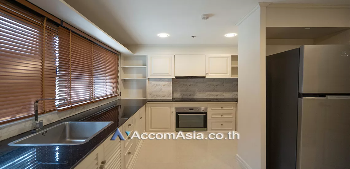  1  2 br Apartment For Rent in Sukhumvit ,Bangkok BTS Phrom Phong at Low-rise apartment, Walk 400m to BTS AA17025