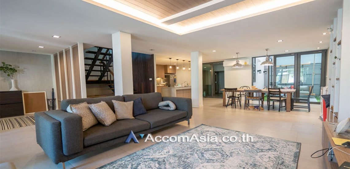  1  3 br Townhouse for rent and sale in Sukhumvit ,Bangkok BTS Ekkamai AA17062