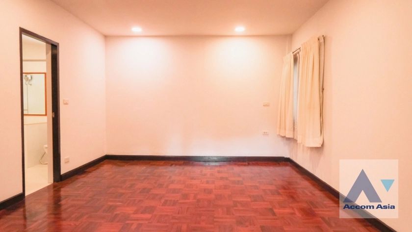 13  4 br House For Rent in Sukhumvit ,Bangkok BTS Phrom Phong AA17071