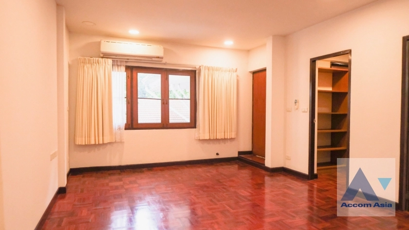9  4 br House For Rent in Sukhumvit ,Bangkok BTS Phrom Phong AA17071