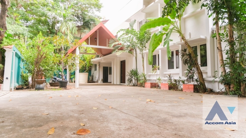 5  4 br House For Rent in sukhumvit ,Bangkok BTS Phrom Phong AA17071