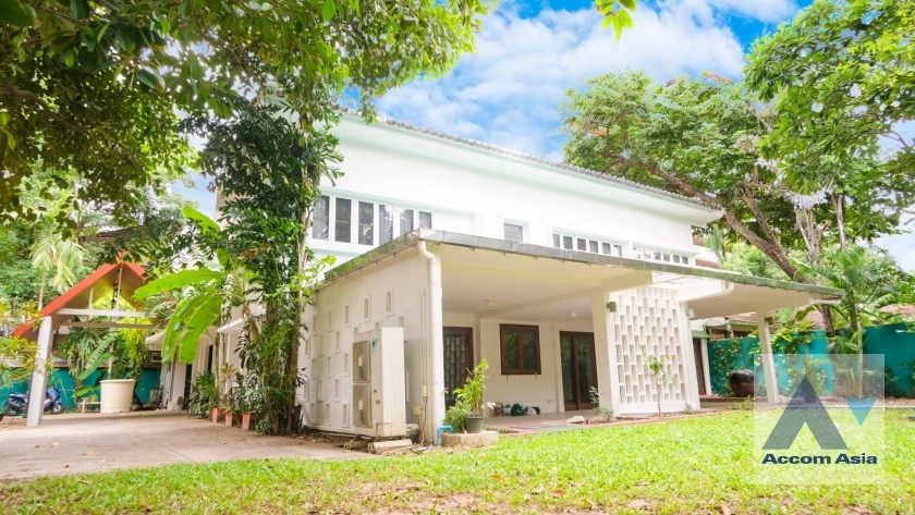  1  4 br House For Rent in Sukhumvit ,Bangkok BTS Phrom Phong AA17071