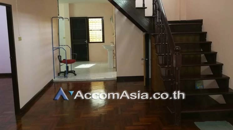  2  2 br House For Sale in Sathorn ,Bangkok BTS Chong Nonsi AA17090