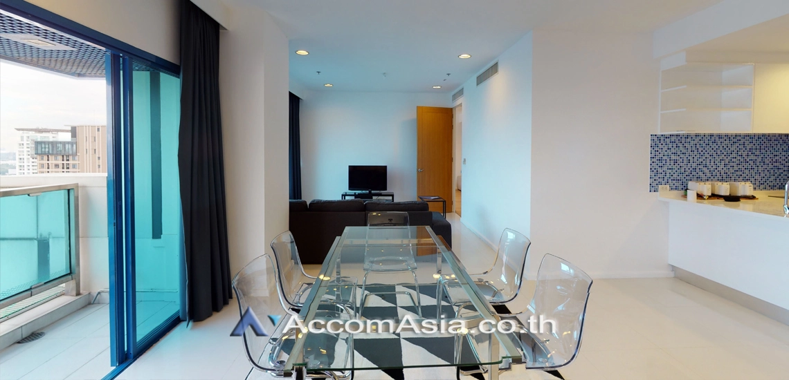 unit 2 Bedrooms  Condominium For Rent in Ploenchit, Bangkok  near BTS Chitlom (AA17093)